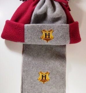 Harry Potter Fleece Red/Gray Hat & Scarf Set Large/X-Large